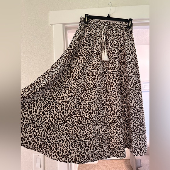 High waisted skirts - Picture 1 of 10